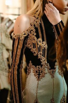 HouseofAshes's tweet photo. Beatrice + Pyotr: House of Ashes || #vampires #aesthetic #novel #wattpad #lovehate https://t.co/sfUtAAnRQL