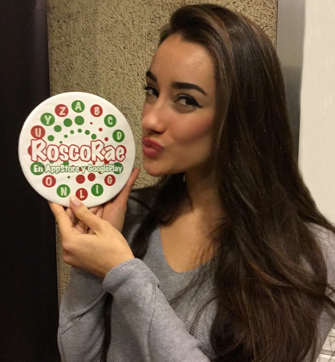 RoscoRae's tweet photo. La bellísima ganadora de #GHVIP7 Adara Molinero con RoscoRae             ¿ Ya tenéis descargada la App?#RoscoRae #RoscoRaeApp #pasapalabra #RoscoRaePasapalabra #encasacondeluxe #YoMeQuedoEnCasa #AdaraNoEstasSola #AdaraYoTeCreo #Supervivientes2020 https://t.co/J0pCbZ6HWQ