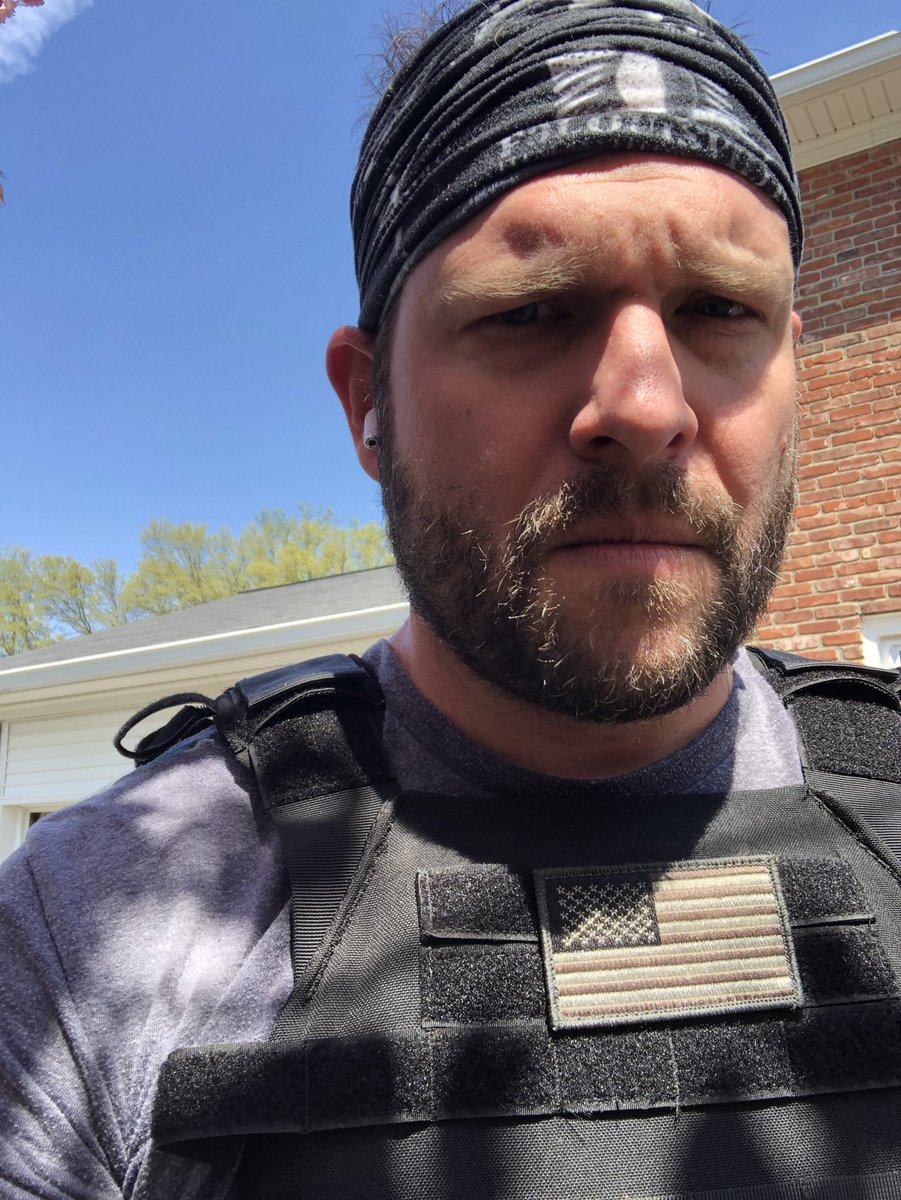DanPellissier's tweet photo. 3 mi weight vest run for @F3Louisville where we do it the hard way or no way @F3Naperville https://t.co/LHkqVN0dFG