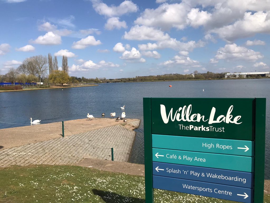 tvp_mk's tweet photo. #ICRT2 out and about today. A group of youths mooooved along near to the concrete cows for not adhering to Covid-19 guidance.
Road checks in Wolverton completed along with some foot patrols around Willen Lake. Thank you for your continued support Milton Keynes! #StaySafe #P3085 https://t.co/gvrzbpPZH7