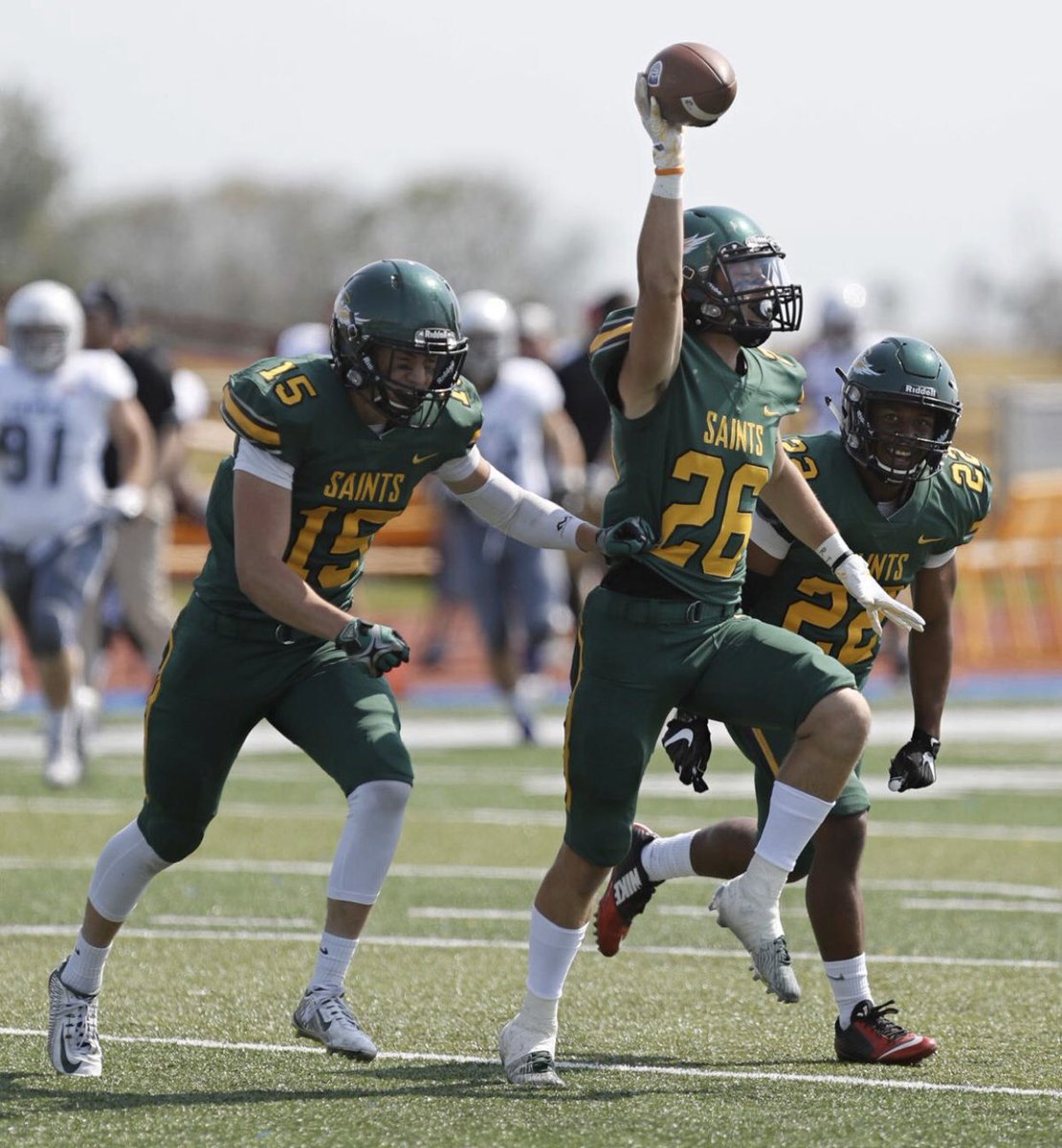 ChrisJowers2's tweet photo. After a great talk with @Coach_Brassilio I’m excited to announce I’ve received my 1st offer to play college football @PCSaintFootball 
#TheEra #Flyright20 🔰 https://t.co/vswZKVNw1n