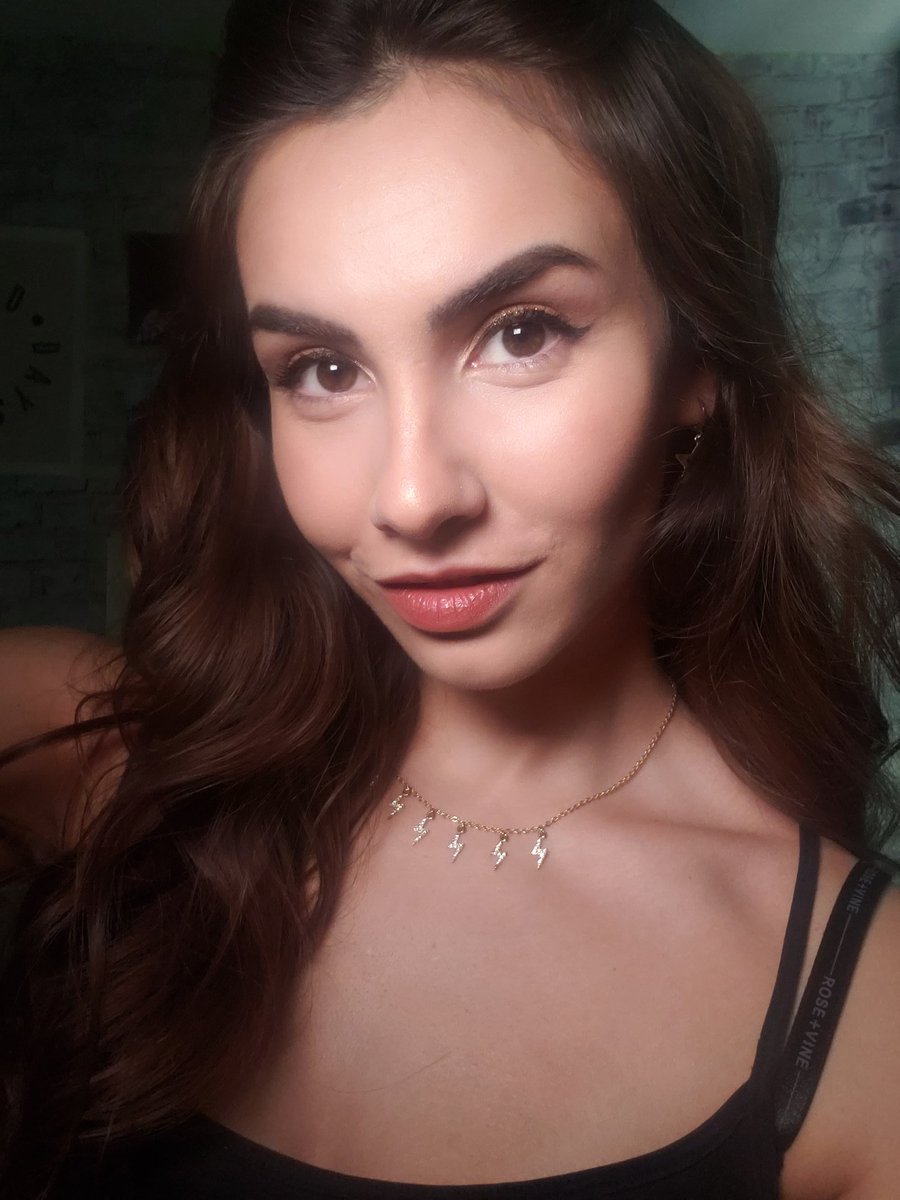 AliciaAtout's tweet image. Before ➡️ After

#InterviewTime