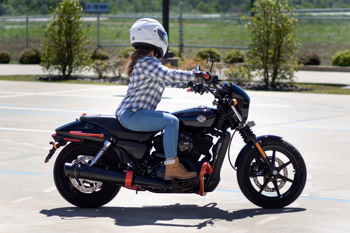CampusAgency's tweet photo. Gen Z has a posture problem. #Campus partner @harleydavidson is on it. This semester, try a new way to align your spine. May not do the same for hair. Check out our #CampusInsider blog: https://t.co/8vPeBk8xW7 https://t.co/425izbcKkz