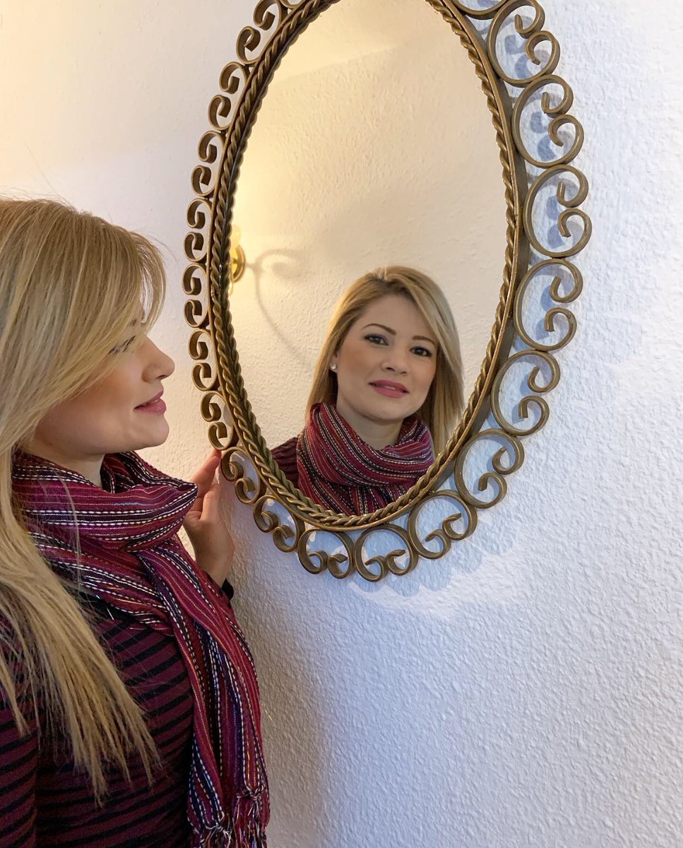 SoyKarlaSegura's tweet image. 3 datos para tu negocio y sus #RedesSociales📲
1.Haz publicaciones con contenido de valor y sé fiel a la filosofía de gestión
2. Cuida el #VanityURL 
3 Si vas a realizar campañas publicitarias a través de #Influencers, elige a los que se identifiquen con los valores de tu marca