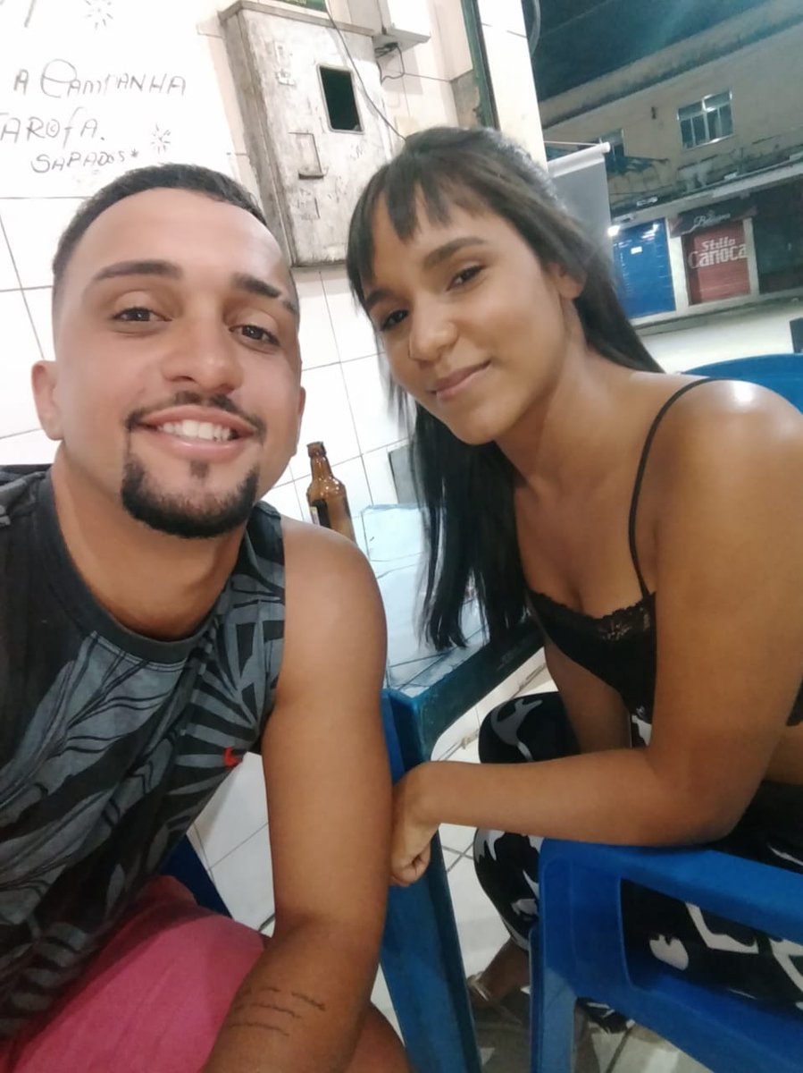 nattyfernandesf's tweet photo. De ontem com o amor da minha vida ❤😍 claro que falo da coisa mais linda e gostosa desse mundo a cerveja, mais eu gosto do Felipe também haha 
@felipelopes30 https://t.co/R8AQx5zTDx