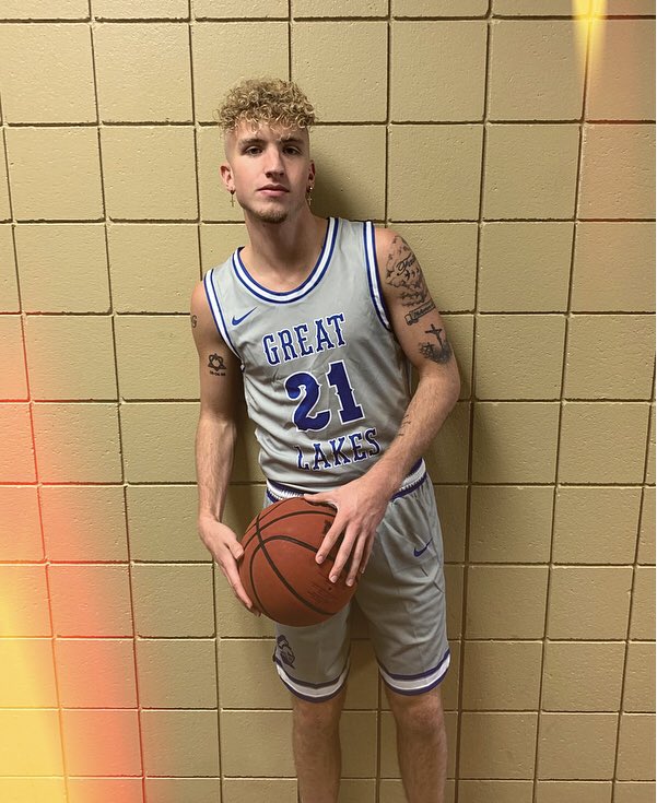 KalebBarrett13's tweet photo. After further thought and consideration I have decided to go back to Great Lakes to finish my last two years of college ball. There were flaws of this redshirt season but the positives outweighed the negatives. 
Here we go 🙇🏼‍♂️🤩⏳ https://t.co/4j53D4BfXj