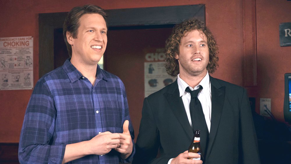 4. CRASHINGComedians playing comedians on screen isn’t new, but Pete Holmes gives a novel twist to the template in a show where the lead literally *crashes* at a new place every night, while struggling to break into the NY comedy scene. Bittersweet.Streaming on  @DisneyPlusHS.