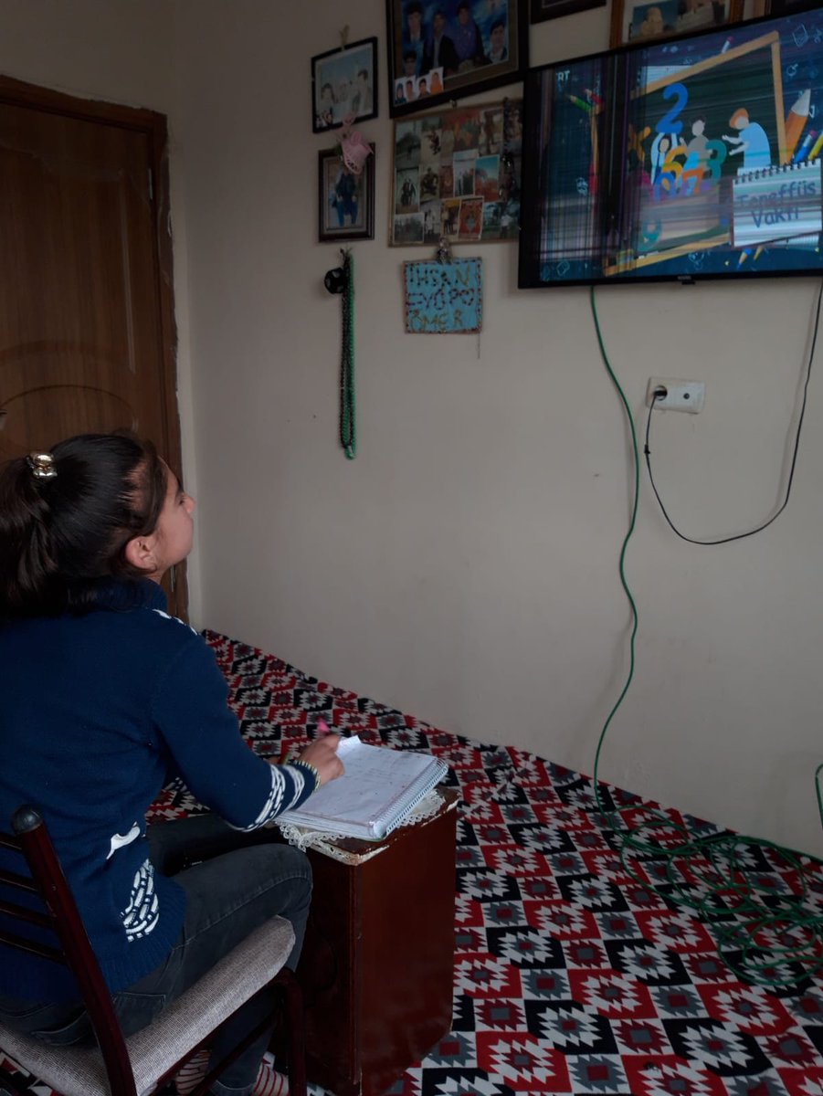 #öğrencilerimizevlerinde teneffüsten sonra derste 😊