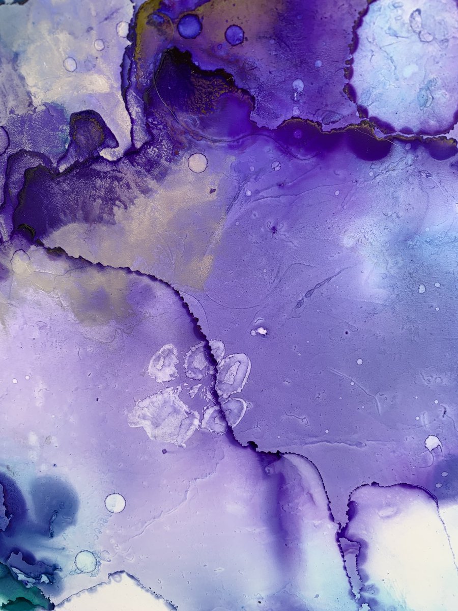 debistudios's tweet photo. Next Alcohol ink painting with a fun little, unexpected twist 👉🏻 compliments of Meeko the studio cat! 🤣😂
#debistudios #studiocat #alcolholinks https://t.co/bU9EzT5ACN