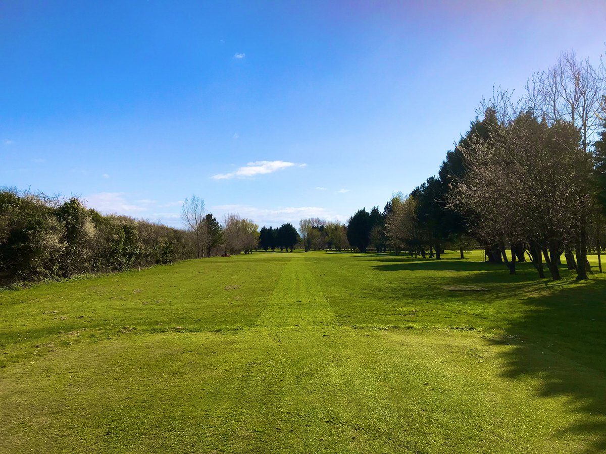 AthanClub's tweet photo. A busy couple of weeks in the sun and we look like a golf course again #stathan #walesgolf #greenkeeping #golfmaintenance https://t.co/0EbSMh2v6Q