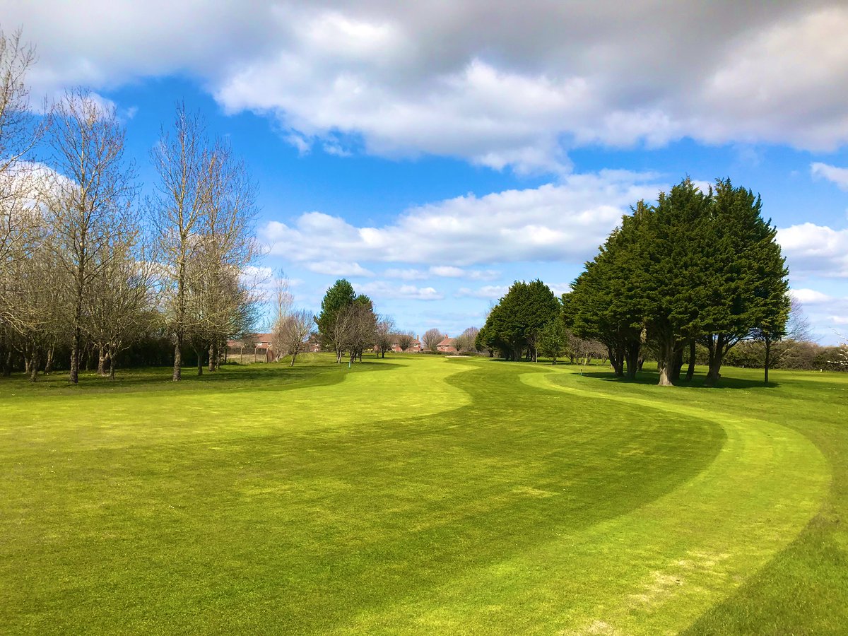AthanClub's tweet photo. A busy couple of weeks in the sun and we look like a golf course again #stathan #walesgolf #greenkeeping #golfmaintenance https://t.co/0EbSMh2v6Q