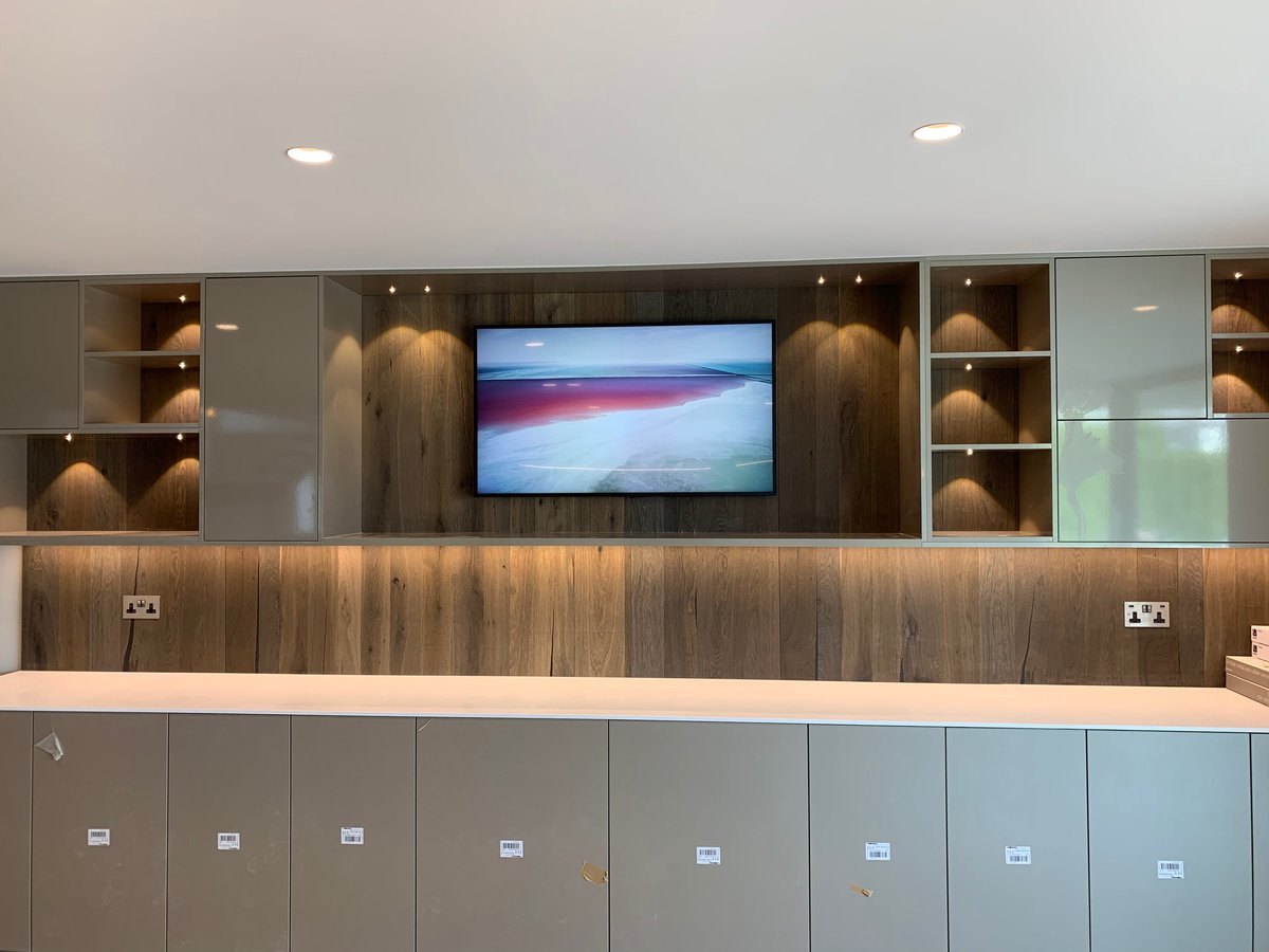 InfinitusHA's tweet photo. Bespoke TV integration is key to any project, hiding the smart tech is parr for the course 🏡 ✅ https://t.co/noI9x36bAa
