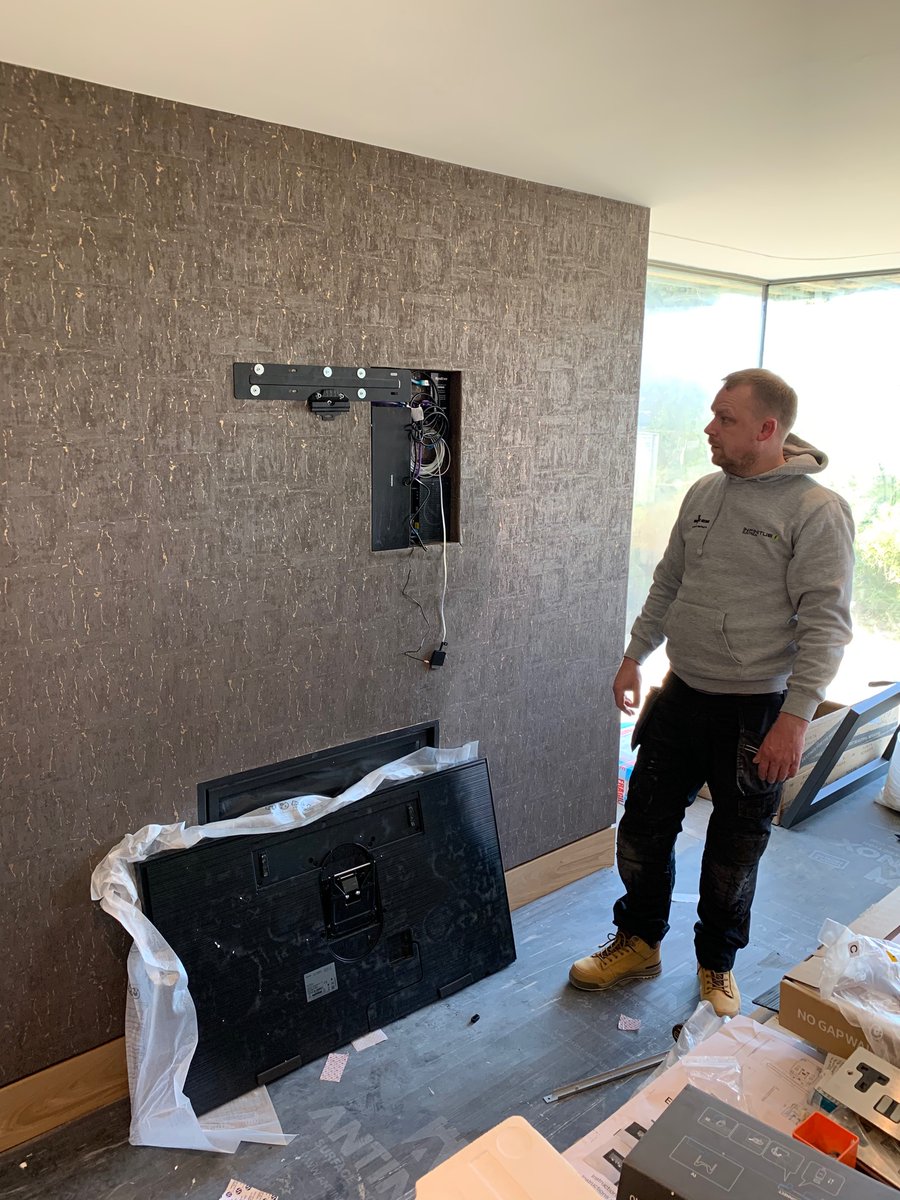 InfinitusHA's tweet photo. Bespoke TV integration is key to any project, hiding the smart tech is parr for the course 🏡 ✅ https://t.co/noI9x36bAa