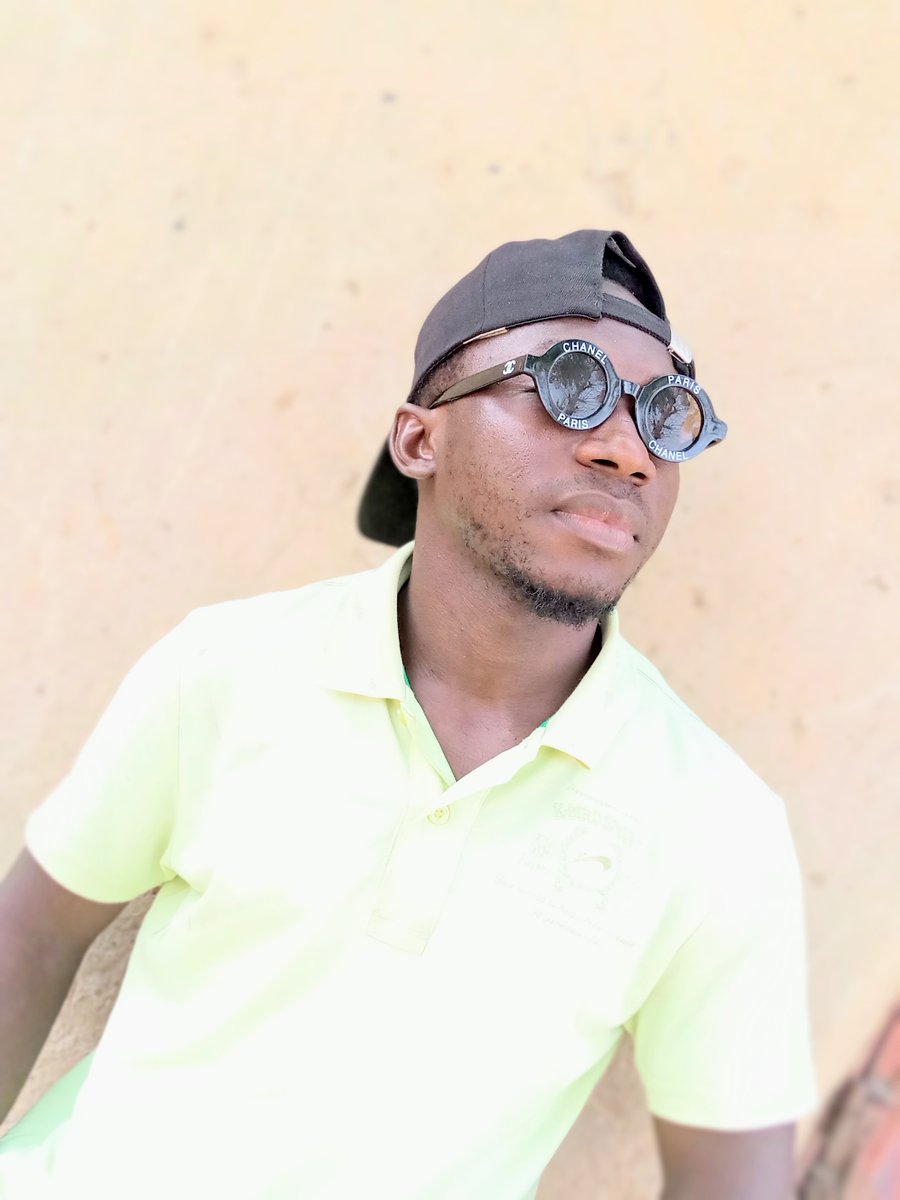 FaggeZaid's tweet photo. I just wanna thank you Lord.
Alhamdulillah, 
blessings always flow like ruwan sama.
#borntobesomebody. https://t.co/CI3V4lmcFC