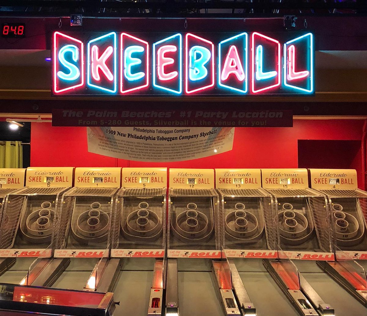 realskeeball's tweet photo. Something about #SkeeBall and #neon just makes us swoon.
📷 by @tarynfonts: Name this font 🤷♂️🤷♂️ #font #typography #typedesign #neonsigns #neontypography #skeeball #graphicdesign https://t.co/2YspEshOv2