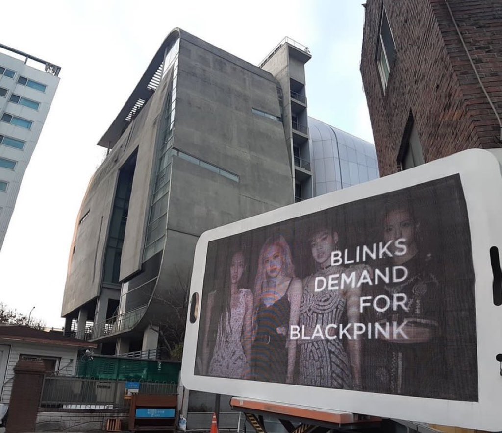 bpbillboard's tweet photo. There is NO REASON why THE most popular girl group in the WORLD has spent 2/3 years active on hiatus AND are given 4 songs a year. What is being done while you ask us to “be patient”?

#BLACKPINK1YearOfHiatus
#OneYearWithoutBLACKPINK
#YGWhereIsBLACKPINK
#블랙핑크_공백기_1주년 https://t.co/msyGXoDT5i