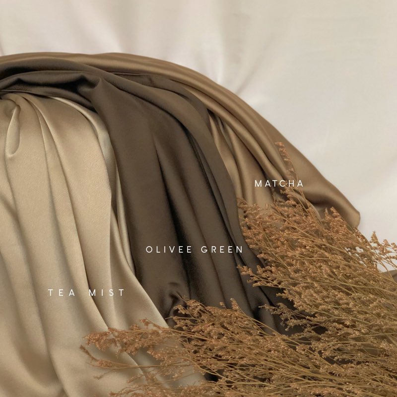wonderscrf's tweet photo. Say hello to your new favourite satin square #Laylaa 🍂 https://t.co/dWPHuICiQ1