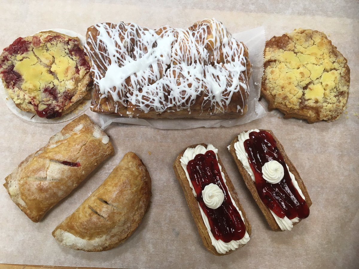 SchnitzBakery's tweet photo. Stop by today for your weekend bread! (and maybe a sweet treat for behaving so well during your stay at home) Just down from @schnitzdeli https://t.co/wKi5emRggm