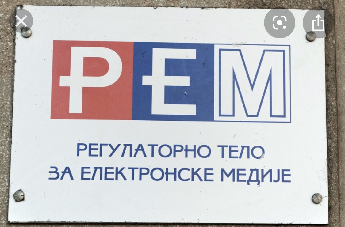 AntonMilan's tweet photo. Da li ste pratili pre neku nedelju sednicu REMa i pokušaj novoizabranih članova da se ograniči rijaliti program na kasne večernje časove, da deca koja sada ostaju u kući ne pomisle da je to realnost i model ponašanja? #obrazovniprogram https://t.co/4Hk3vLsR9O