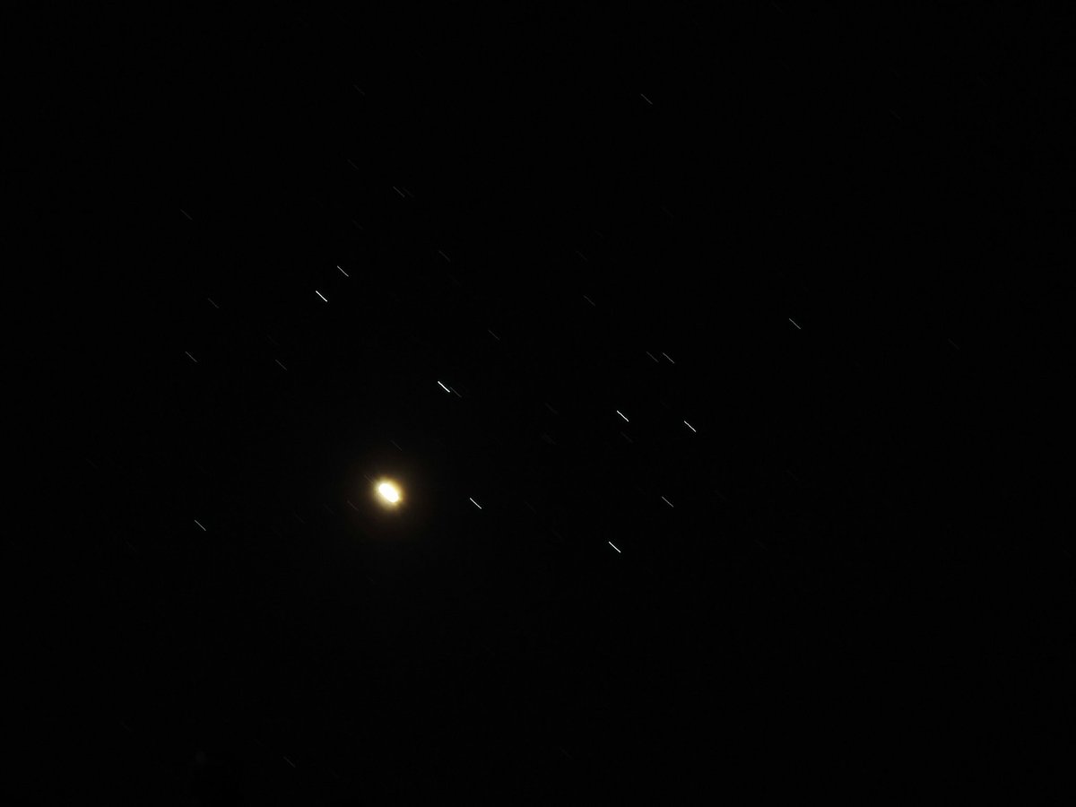 astro_manuel_pi's tweet photo. #Mond, #zunehmenerMond, #goldenerHenkel, #Krater, #fotografie, #Astrofotografie, #Astronomie, #Venus, #Plejaden, #Belichtungszeit, #NikonP900

#moon, #moonspotting, #moonphotography, #astrophotography, #astro, #astronomy, #sky, #stars, #goldenhandle, #pleiades https://t.co/iGqnUr5Y2v