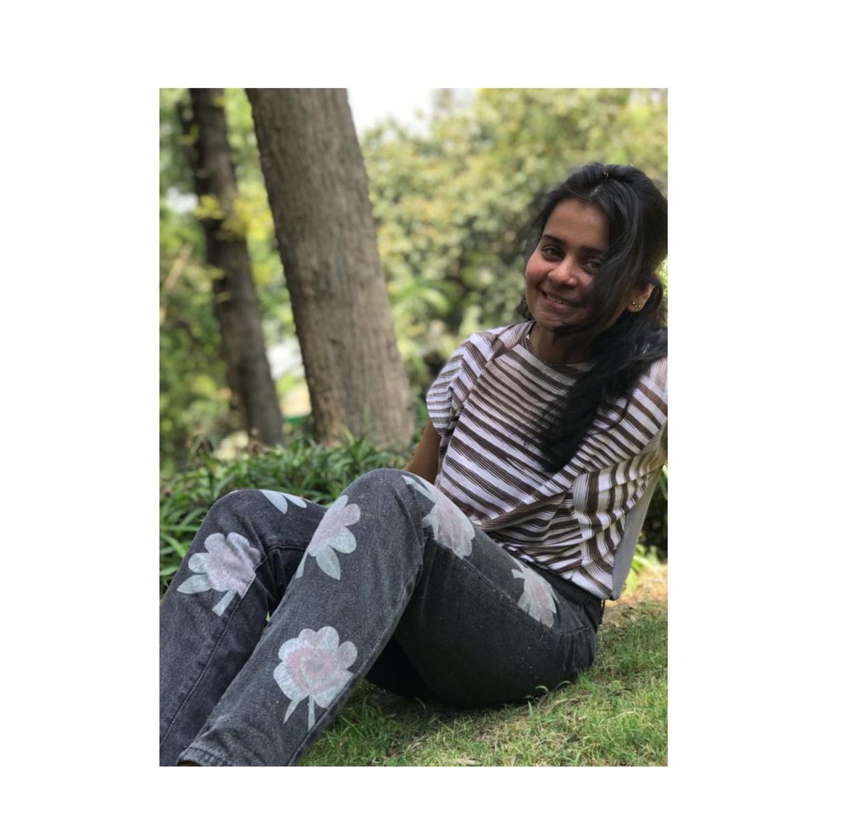 booksonthemetro's tweet photo. #HumansOfBODM🌻
"If you ever imagined fairies as gentle and kind and beautiful with glowing hazel eyes, then you would like to Jyoti. She is happy to replace the fairie wings with books. https://t.co/XnT6SKcSqQ