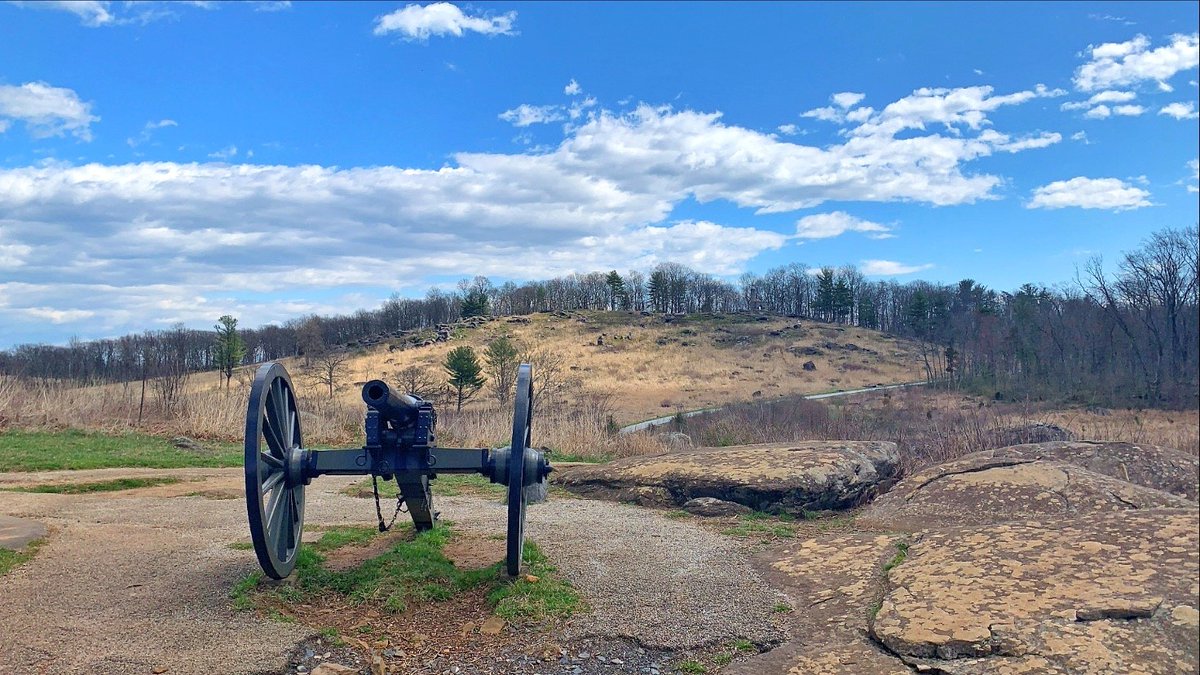 DestGettysburg's tweet photo. Bringing some sunny skies from @GettysburgNMP into your living room. ☀️ We miss you, and we can’t wait to see all of you again soon! ❤️ #AdamsTogether https://t.co/vk0QOKuxs3
