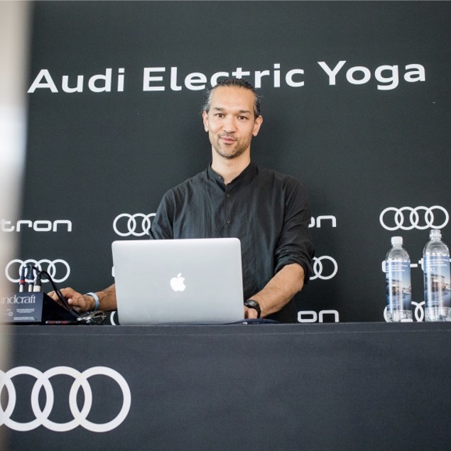 chaka2com tweet media