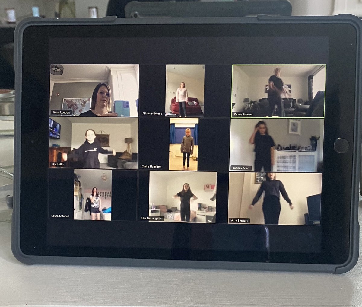 So lovely to see our onlineJunior dance class this afternoon! Very well done girls for taking part and leaning some new steps! 💕