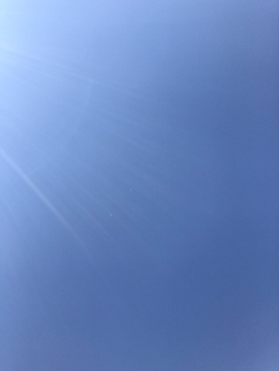 Toch vreemd geen enkel witte streep in de #lucht #chemtrails sinds #Corona #COVID19