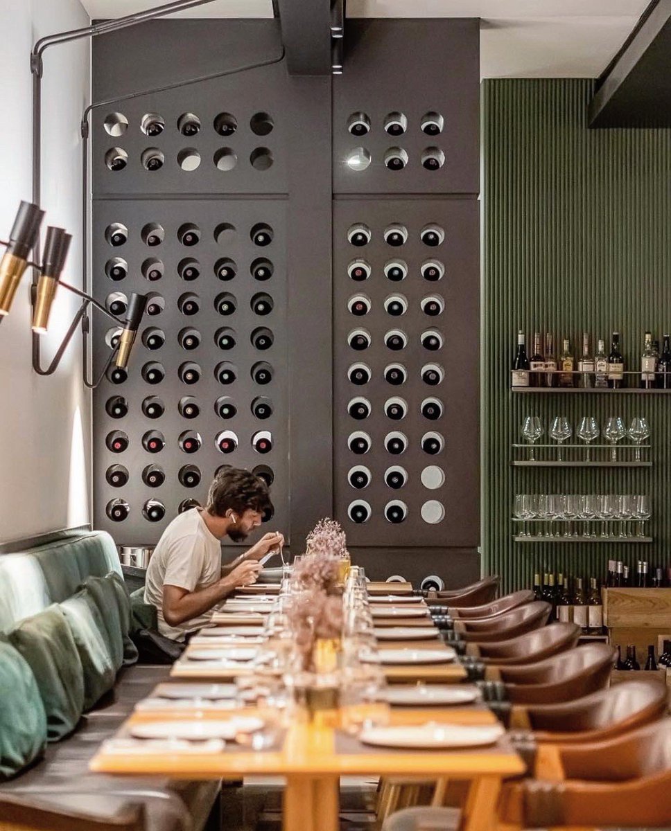 BachirNader's tweet photo. Bright space, thoughtful lighting and sleek modern furniture are the key of this sophisticated atmosphere. 
𝙋𝙖𝙣𝙖𝙢𝙚 •𝙖𝙡𝙢𝙤𝙨𝙩 𝙁𝙧𝙚𝙣𝙘𝙝• “bistro”
IG: @bachirnader #bachirnader #interiordesign #interiordesigner #restaurant https://t.co/ZK0UkZzyT5