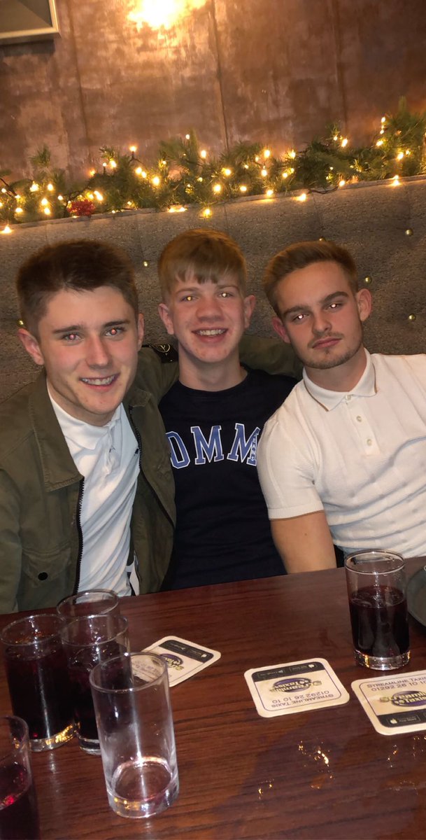 Happy Birthday mate <a href="/nathanmurray__/">nathan</a> hope you have a good day and see you in smiths when this is all over 🍻