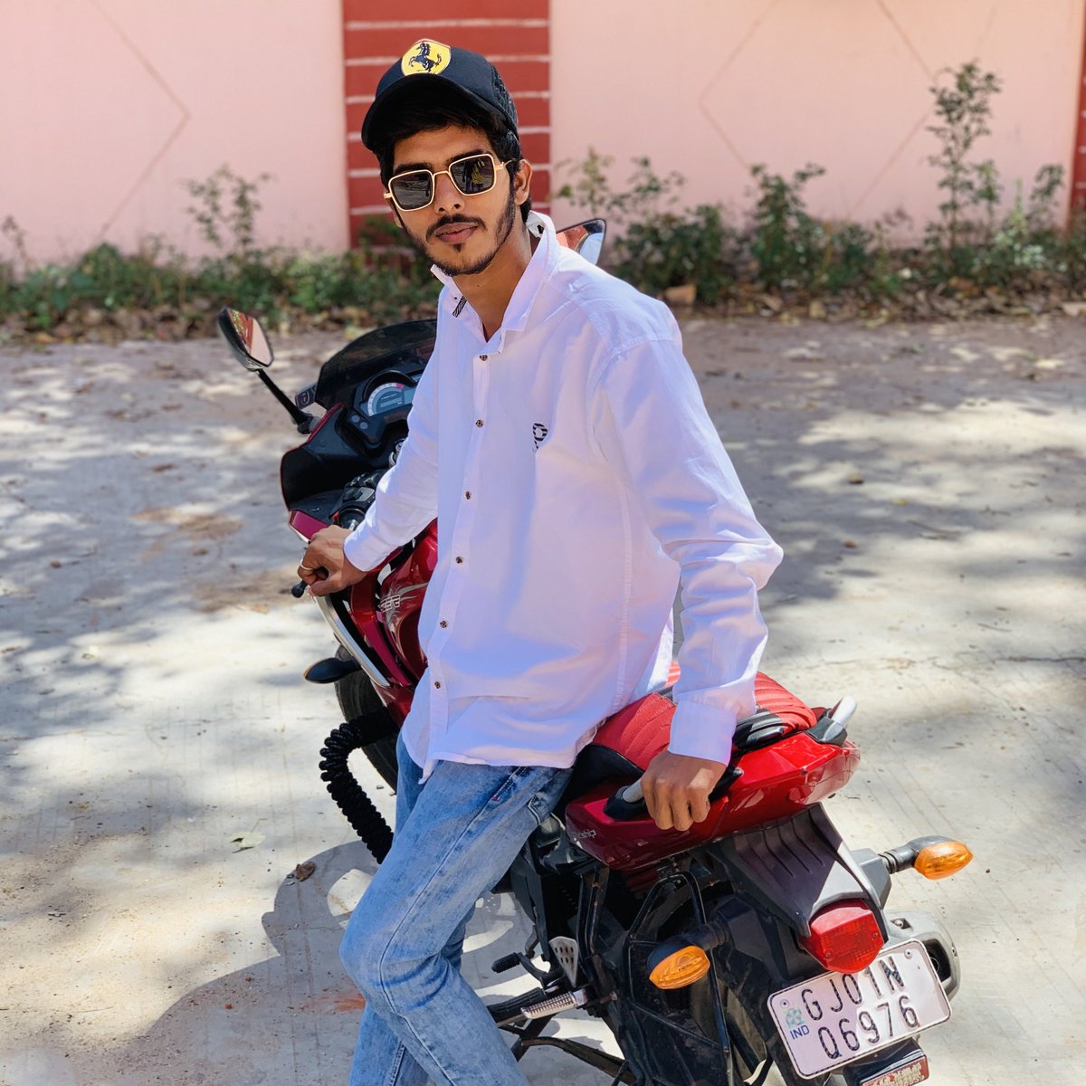 dev___mishra's tweet photo. #NewProfilePic https://t.co/6ydDCCr5pY