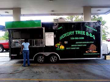 FtWake's tweet photo. Now through April 15th Food Trucks Tanger Outlets in Mebane! Trucks are setup to serve from 11-5! Different trucks everyday w/discounts to essential workers &amp; family pack deals. 4000 ARROWHEAD BLVD. Today’s trucks are @HickoryTree_BBQ &amp; Father and Son https://t.co/m8QhwZn8LA