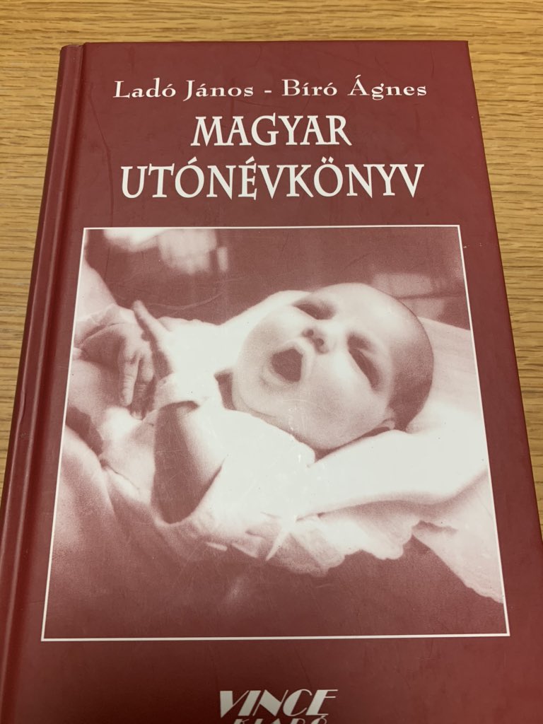 Piroska ハンガリーの好きなアーティストのバイオグラフィーのページを読んでいたら 子供の名前がfulop Almosというらしい Almosはハンガリー語で 眠い という意味 語源が違うし 名前の方はトルコ語源 眠い方はフィン ウゴル語源 今では珍しい