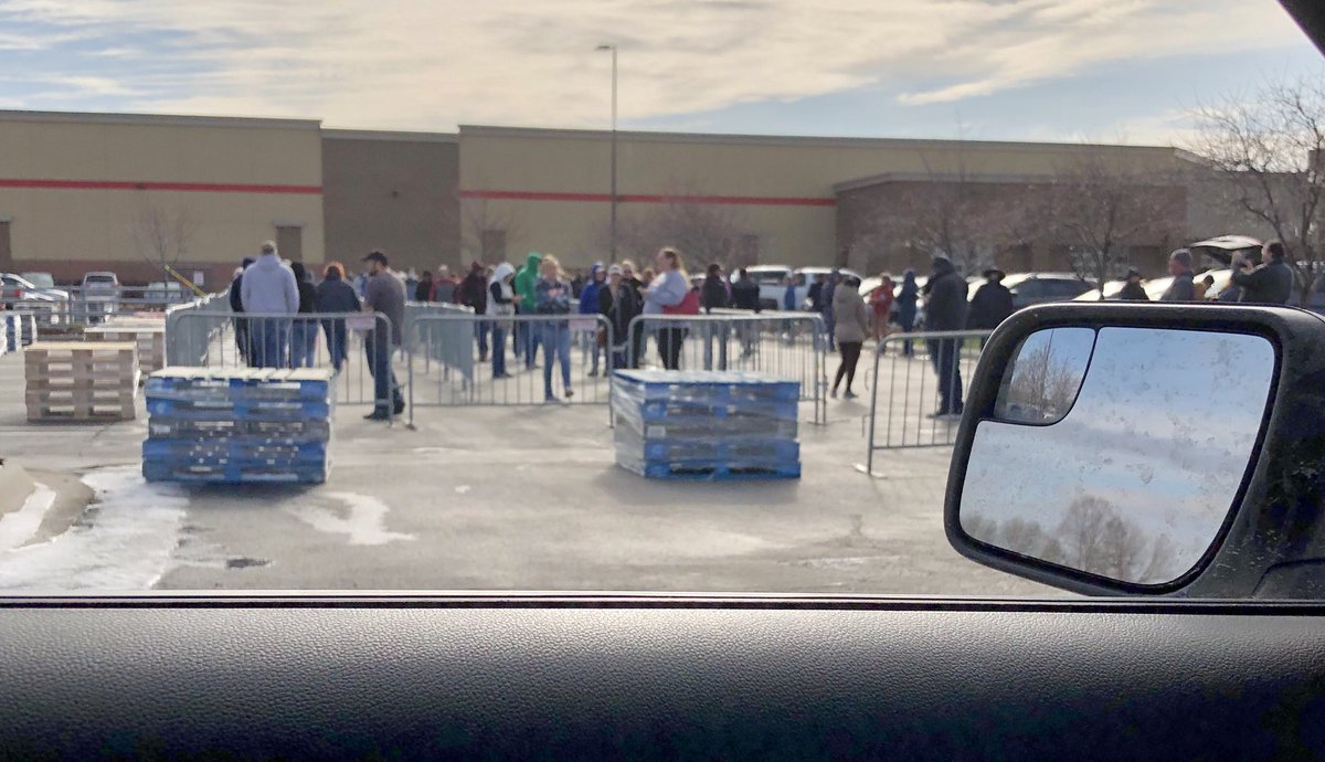 OPDOfcBossman's tweet image. The line at 120th and Dodge Costco is gonna be an all day affair it appears.  Please be patient and kind to other customers and staff.
