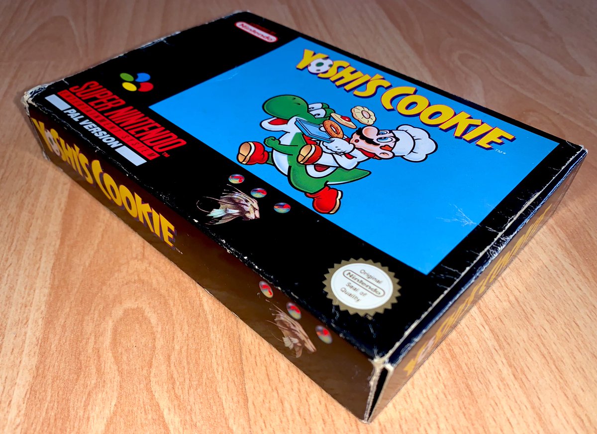 Yoshi's Cookie (SNES, 1993)  Ce jeu, très commun au Japon et bien plus connu en France sur NES et Game Boy (cf. la 4è photo), l’est beaucoup moins en Europe.Voici sa version la plus rare avec notice en allemand ET français (seule PAL à avoir du français, très Google trad) :