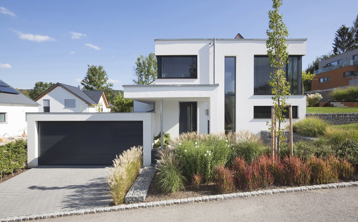 MauerWerk_DGfM's tweet photo. Sie suchen den passenden Partner für Ihr #Massivhaus? Unsere #Hausbaupartner haben sich auf #Einfamilienhäuser aus #Ziegel #Kalksandstein #Porenbeton und #Leichtbeton spezialisiert.
Info: https://t.co/Qp2PnoB4d3
F: @Ziegelmauerwerk / #Poroton https://t.co/lViJxxpFvG