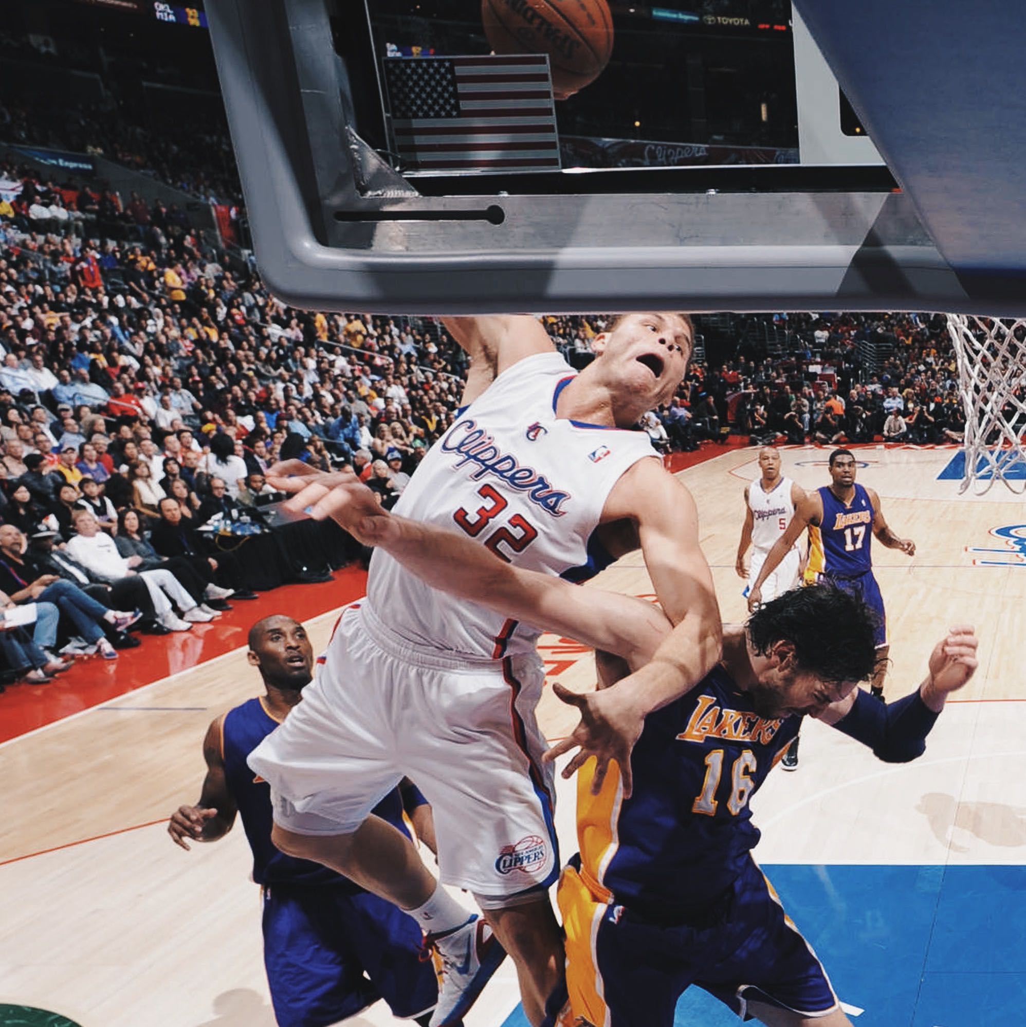 Bleacher Report On Twitter Blake Griffin Threw Down A Pair Of The Meanest Posters On Pau Gasol In The Same Game Had Him On Twitter Postgame Mentioning It Https T Co P2b3p6oe8t Twitter