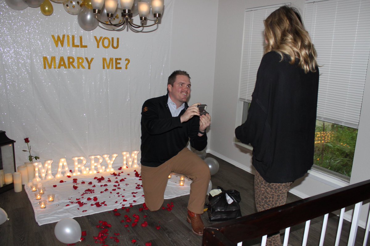 Mak_Wilson22's tweet photo. @Need4LSpeed @StellaArtois My fiancé knew he wanted to propose to me awhile ago, and with COVID it wasn’t going to happen the way he wanted it to, but he couldn’t wait over a month to pop the question. So we went to pick up food and while we were gone my mom &amp; sister set this up #weddingcontest https://t.co/c1NuZY1SsO