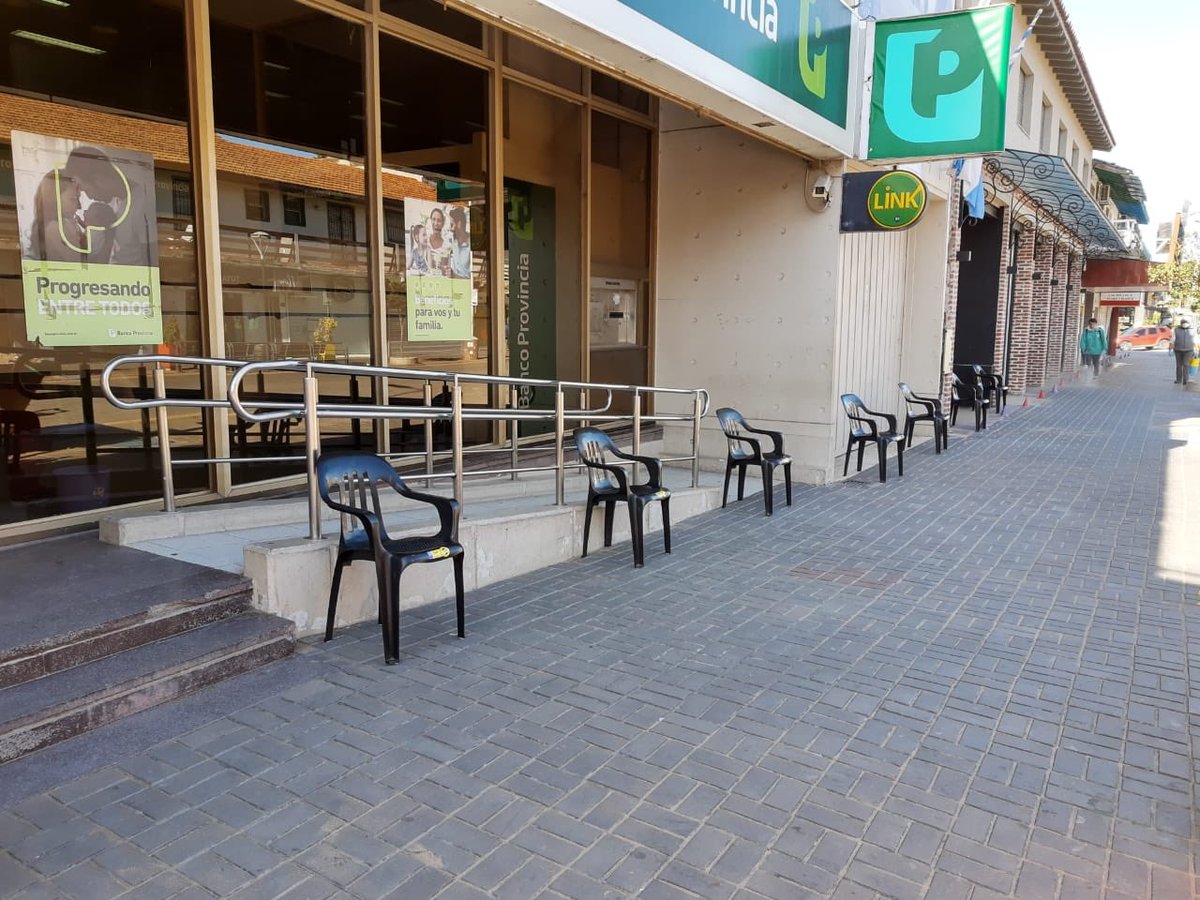 SergioOPalazzo's tweet photo. Villa Gesell, Dolores, San Clemente, nadie cobrando.

Los Bancarios no somos el problema
Estamos trabajando.

#LaBancariaCumple https://t.co/zrj4TbnF0z