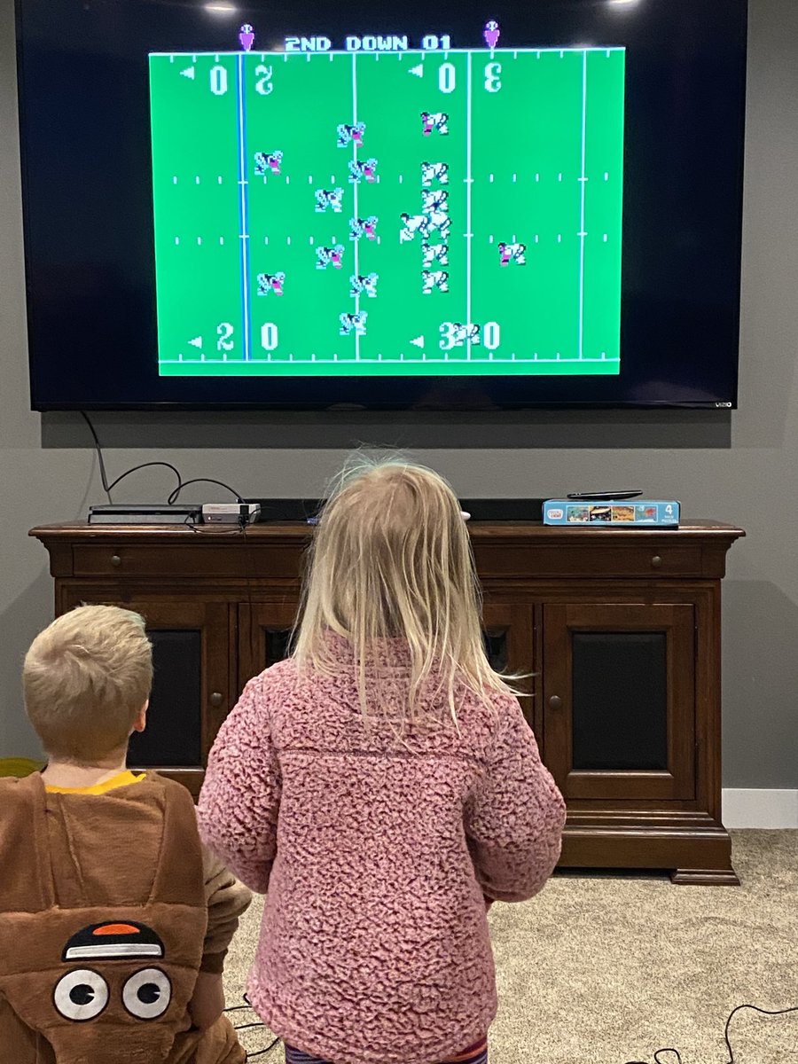 Now this is a real football game #oldschool #tecmo