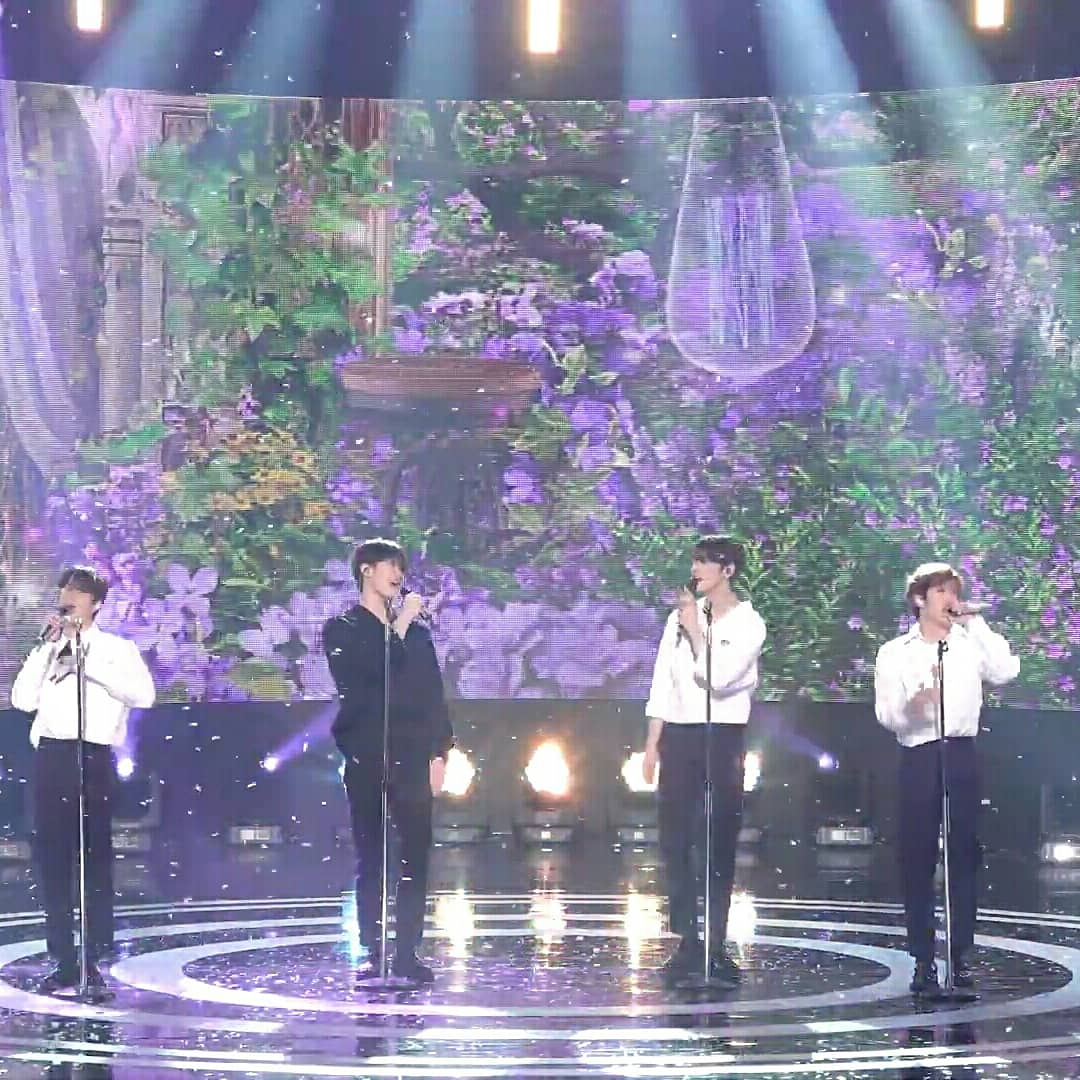April 04,2020 MBC Kpop stage performance for One&Only.They shared awesome moment that were not shown on the actual show. Thankfully, MBC released a FanCam version:  #binwoo  #ASTRO  #MOONBIN  #CHAEUNWOO  @offclASTRO  @ASTRO_Staff