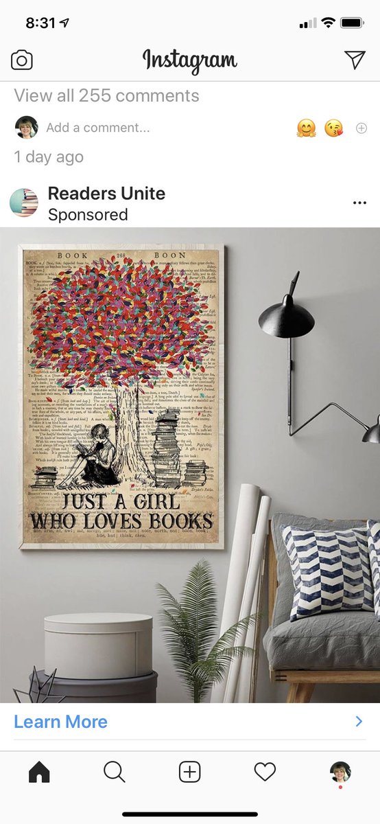 Happy National Librarian Day to <a href="/c_jackson78/">Christine Jackson</a>  <a href="/VoigtAIA_RRISD/">Voigt AIA</a>   We ❤️ Mrs. Jackson