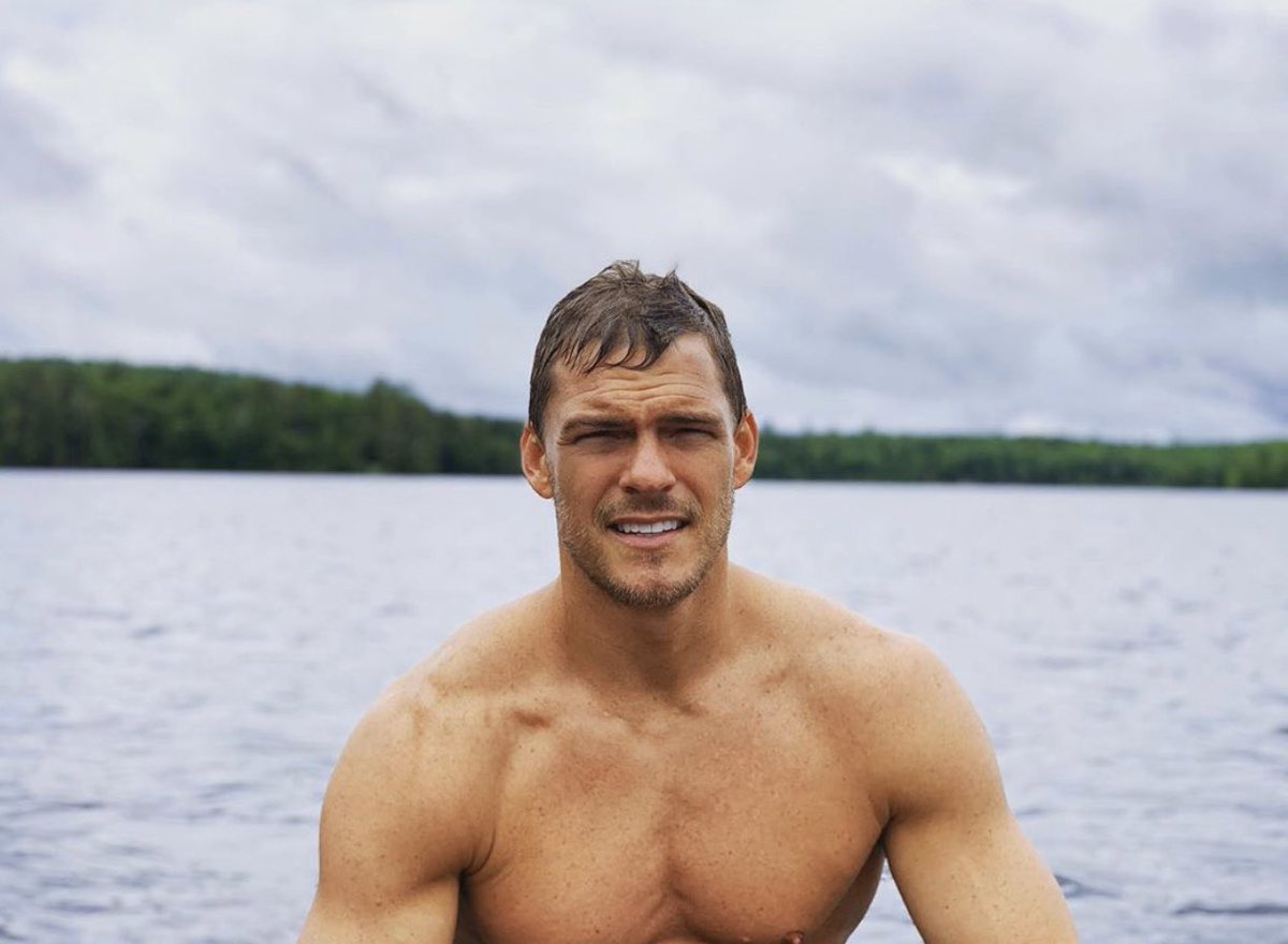 immussulus's tweet image. What your camera roll would look like if you were dating Hank Hall.