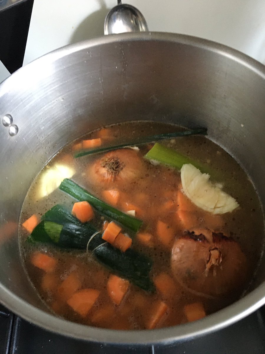 emmyatable's tweet photo. Blanquette de veau à l’ancienne #Manger #Délicieux #Gourmandise #RepasEnFamille #CuisineGourmande #CuisineDeNosGrands-Mères https://t.co/3DAOFH0JoD