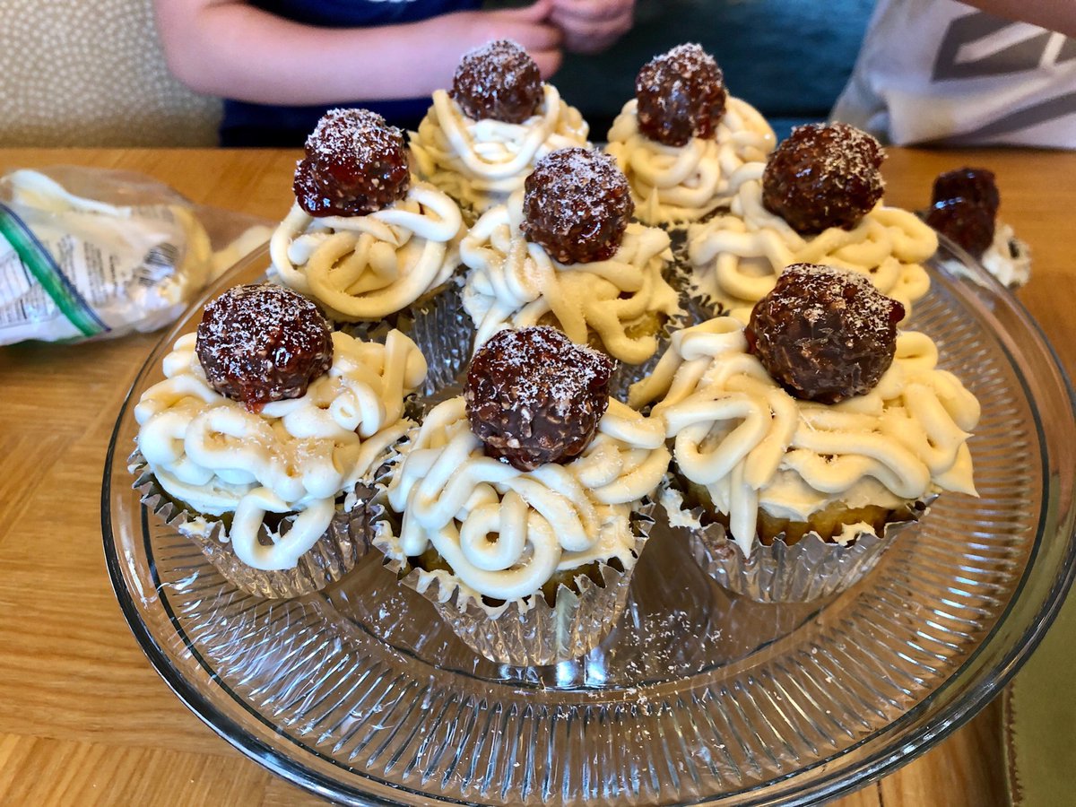 jpconway13's tweet photo. #VBAlwaysLearning #VBPioneerPower These to Pioneers continued to be creative with their April Fools prank. YUMMY,  I can taste the marinara sauce on those.......cupcakes??? Practicing their ABC'S (Always Be Creative) at home. https://t.co/yuIcETUuuP