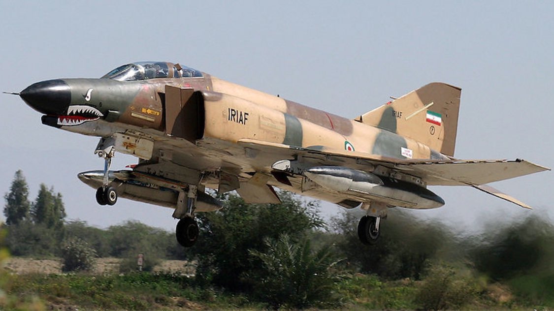 Phantom jadi tulang punggung untuk serang daratnya, Tomcat jadi tulang punggung untuk aerial escortnya..Meanwhile, F-5 Tiger IRIAF yang lain iseng2 ngebom Kirkuk sambil dikasih pengawalan sama Tomcat.. lumayan buat mancing2 lucu..