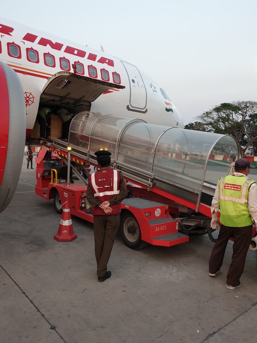 HardeepSPuri's tweet photo. Stakeholders of India's civil aviation sector have shown commendable spirit &amp; determination to power Mission Lifeline Udan. 

109 flights have traversed more than 100,000 kms to transport nearly 139 tonnes of critical medical supplies across the country. 

#IndiaFightsCOVID19 https://t.co/ZzVHPdtgtm