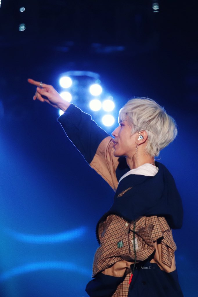 allenzhang231's tweet photo. HAPPY BIRTHDAY～

#이재원  #leejaewon
#랜선탈출콘서트 #talklive https://t.co/yewcTqHJ7W