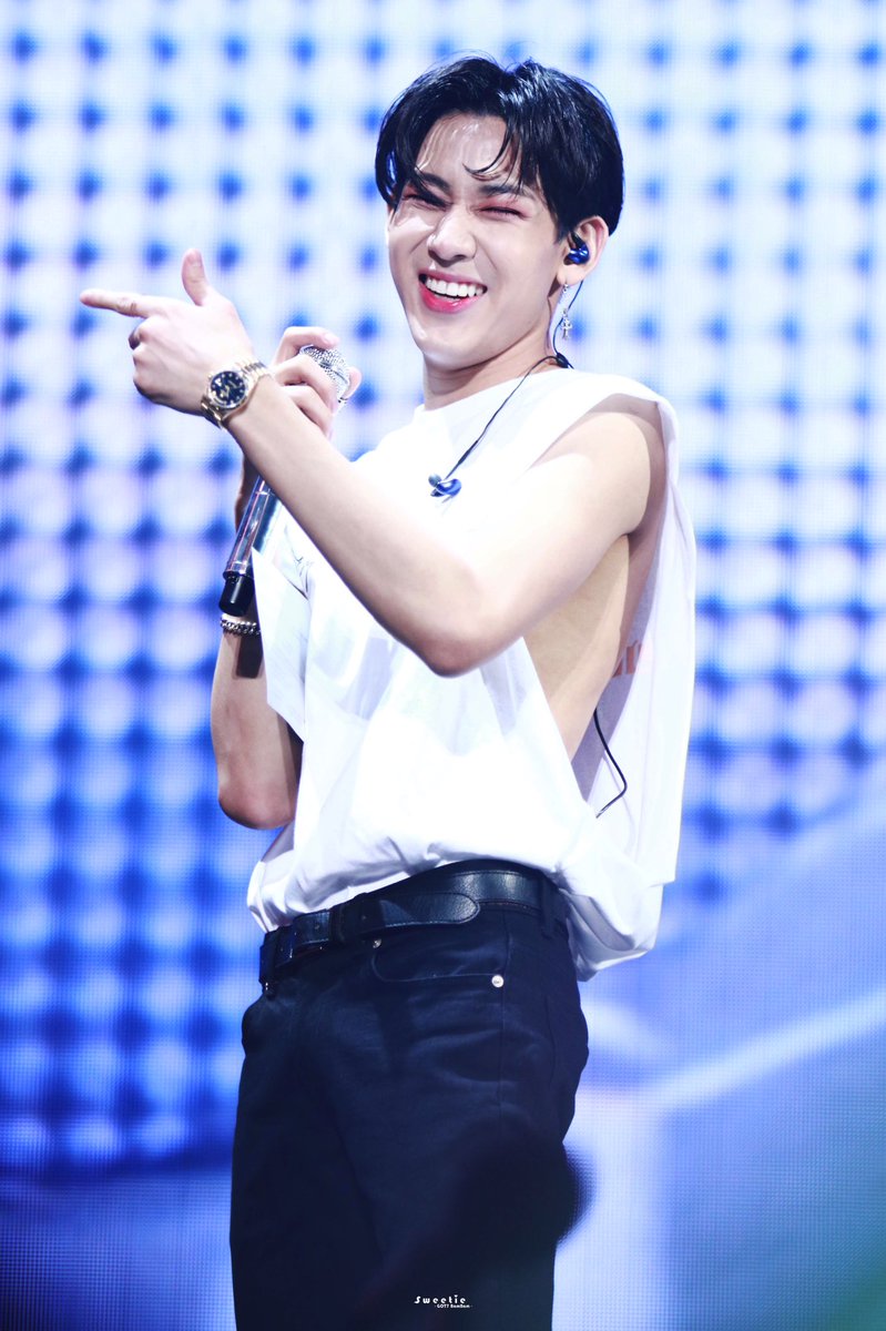 sweetie_bam's tweet photo. 2018 EYES ON YOU in SEOUL ❤️
@BamBam1A #BamBam #뱀뱀 https://t.co/5AxUuMok2H